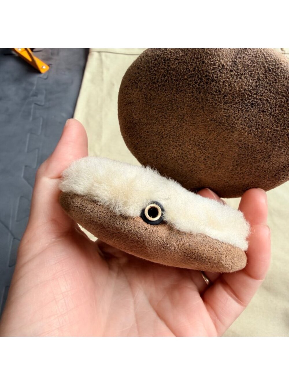 UGG Australia Sheepskin Earmuffs / headset Brown Suede Winter Ear Warmers - Picture 3 of 3
